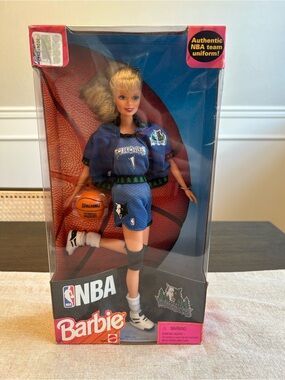 1998 Minnesota Timberwolves NBA Barbie – Mattel #20702 NRFB